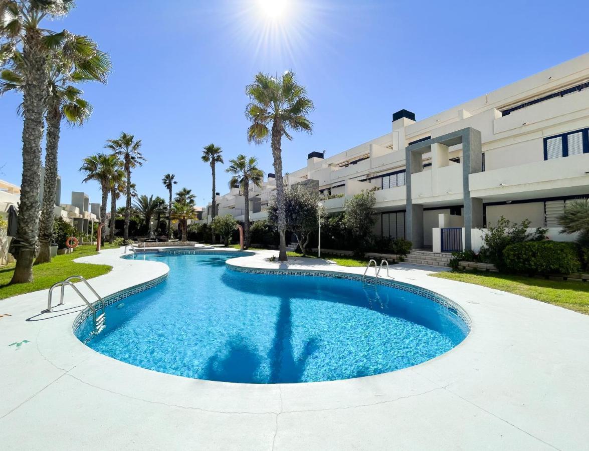 Breathtaking Apartment Torrevieja Exterior photo
